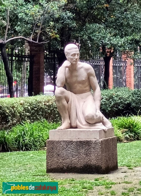 Barcelona - Escola Industrial. Escultura <i>Jove Atleta</i>