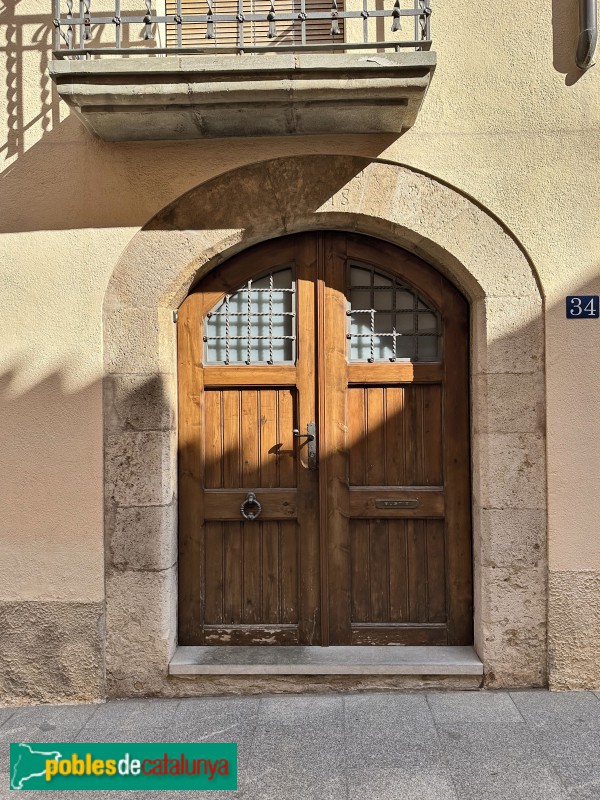 Centelles - Carrer de Jesús, 34. Can Pous