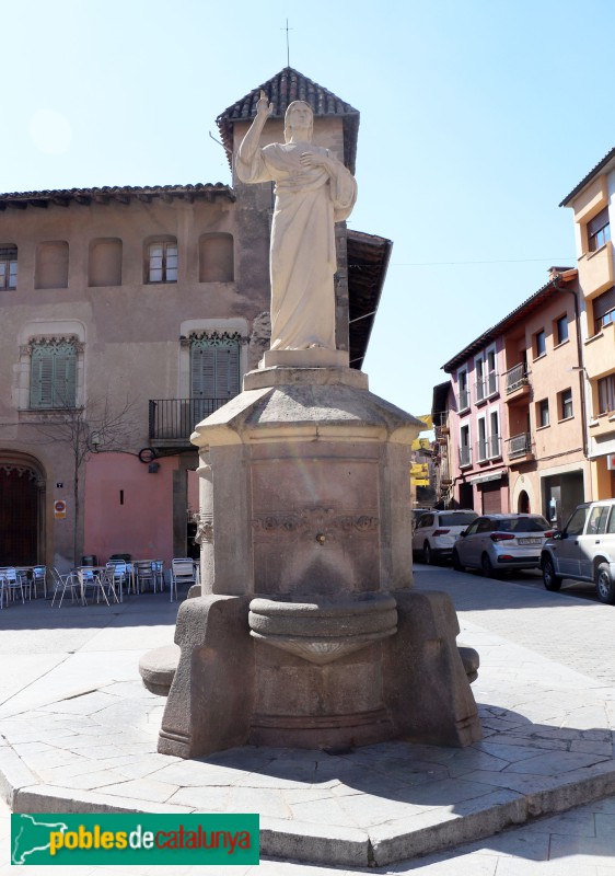 Centelles - Font de la plaça Major