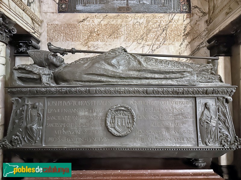 Vic - Catedral de Sant Pere. Sepulcre del bisbe Torras i Bages