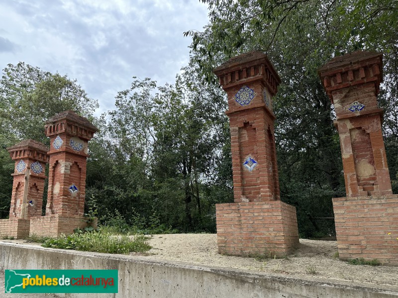 Vallromanes - Pilars de Can Morera