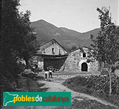 Gualba - Can Figueres (Foto: Frederic Flos -Arxiu Fotogràfic Centre Excursionista de Catalunya-, 1916-37) Gualba - Can Figueres