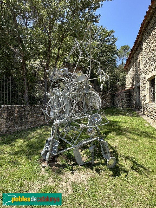 Gualba - Escultura a can Figueres