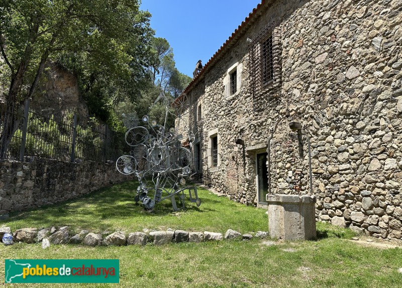 Gualba - Escultura a can Figueres