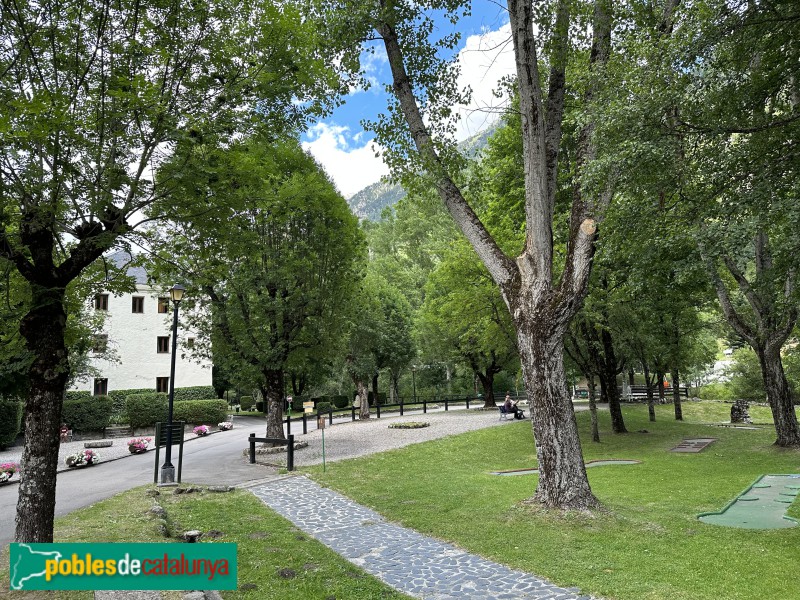 Boí - Caldes de Boí. Fonts i jardins (Foto: Albert Esteves, 2023) Boí - Caldes de Boí. Fonts i jardins