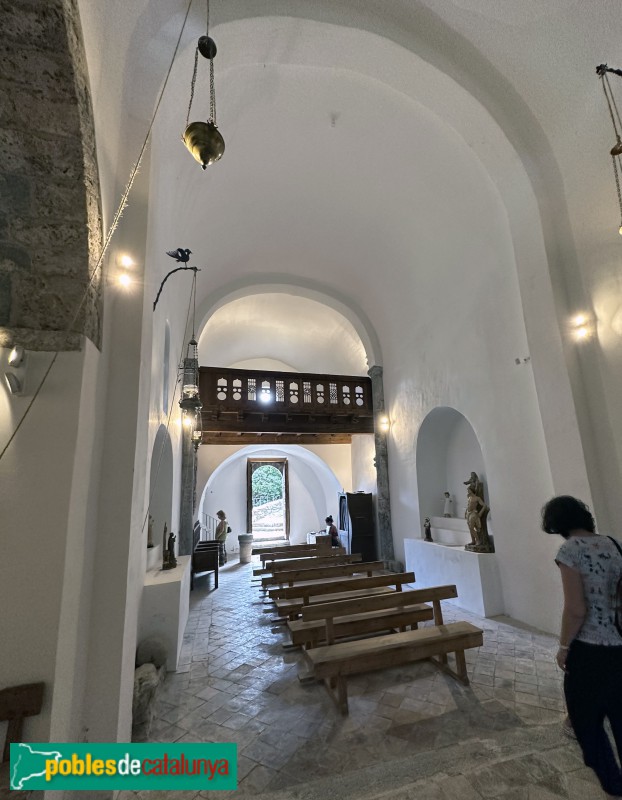 Cóll - Església de Santa Maria. Interior (Foto: Albert Esteves, 2023) Cóll - Església de Santa Maria. Interior