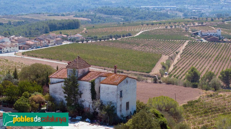 Sant Llorenç d'Hortons - Can Almirall i Can Carafí, al fons