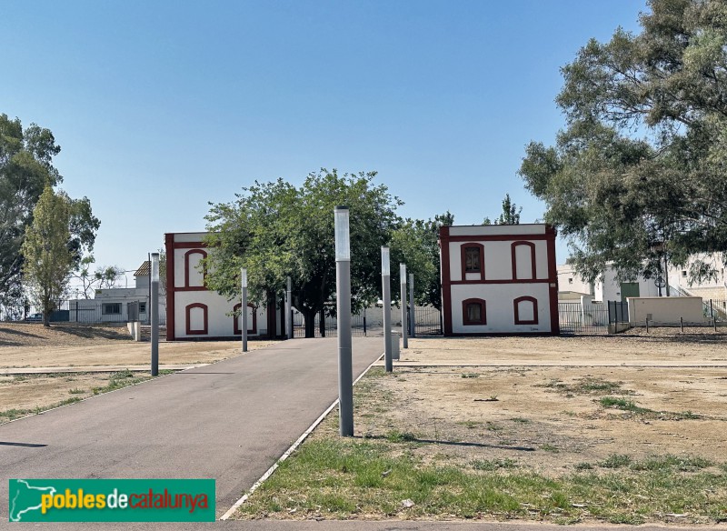 La Ràpita - Oficines de la Companyia de Canalització de l'Ebre. Cases dels vigilants