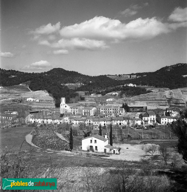 Vallgorguina - Panoràmica de Vallgorguina amb l'església de Sant Andreu