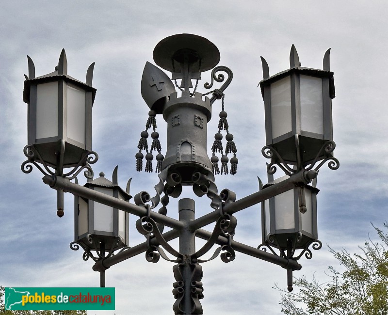 Castellbisbal - Fanal de la plaça de l'Església