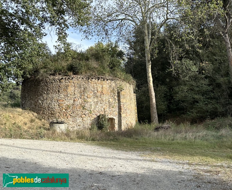 Llinars del Vallès - Pou de glaç de Can Móra