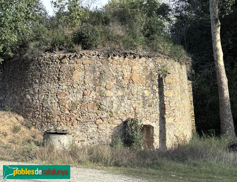 Llinars del Vallès - Pou de glaç de Can Móra