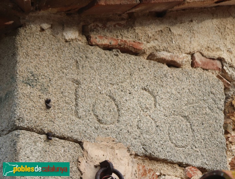 Llinars del Vallès - Església de Sant Sadurní de Collsabadell. Carreu datat