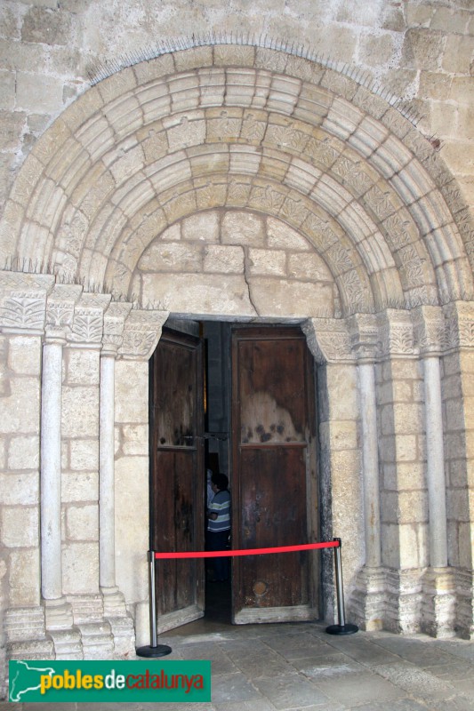 Monestir de Sant Cugat del Vallès - Porta del claustre