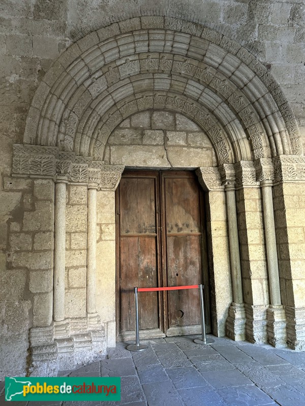 Monestir de Sant Cugat del Vallès - Porta del claustre