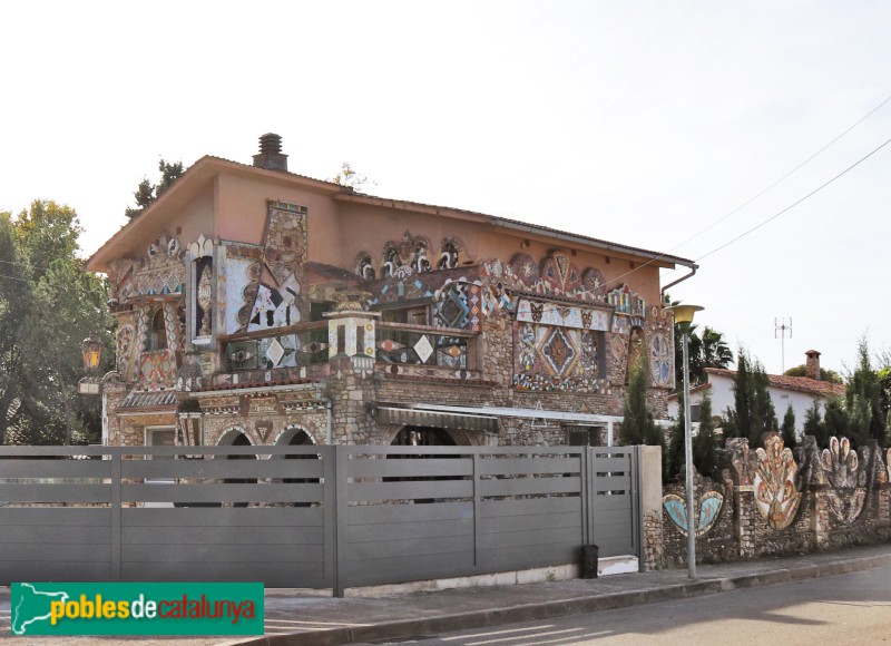 Santa Eulàlia de Ronçana - Casa al carrer Fonts del Llobregat