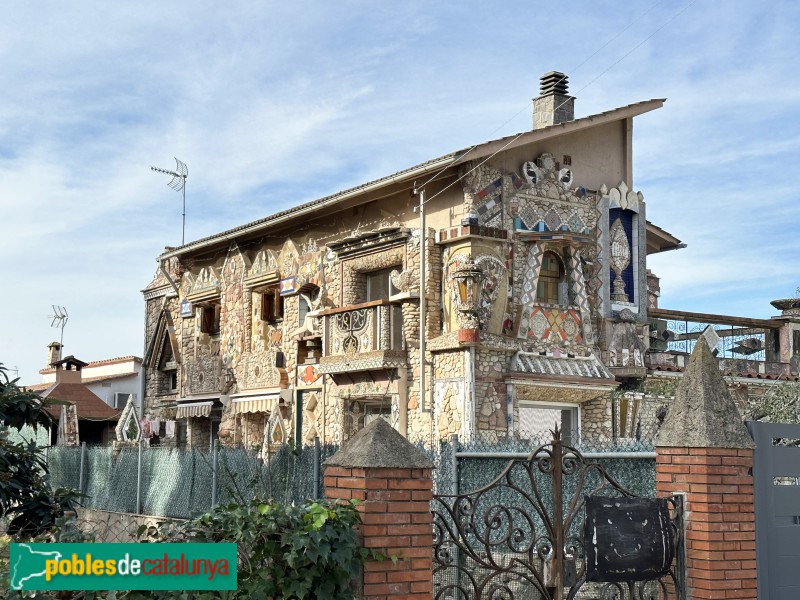 Santa Eulàlia de Ronçana - Casa al carrer Fonts del Llobregat