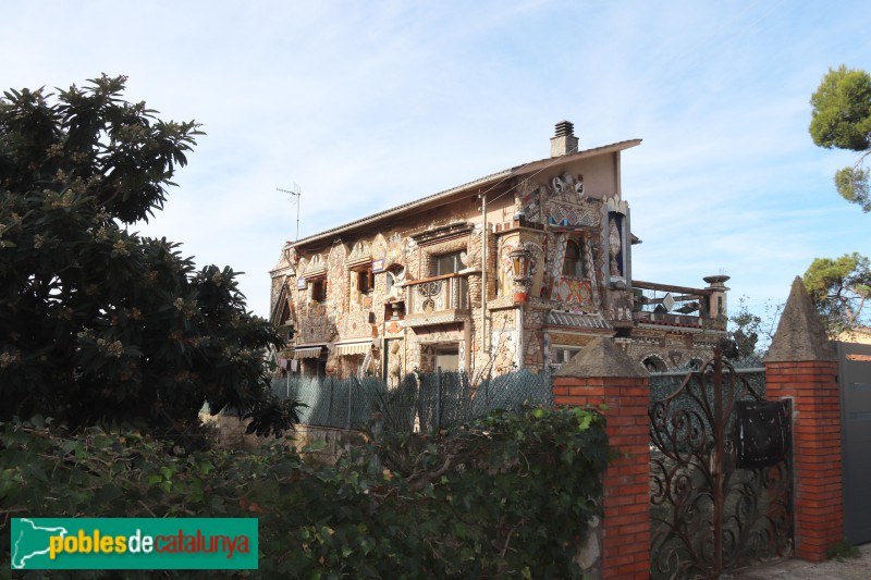 Santa Eulàlia de Ronçana - Casa al carrer Fonts del Llobregat