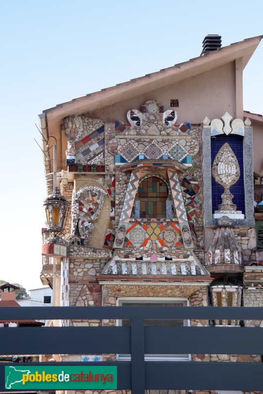 Santa Eulàlia de Ronçana - Casa al carrer Fonts del Llobregat