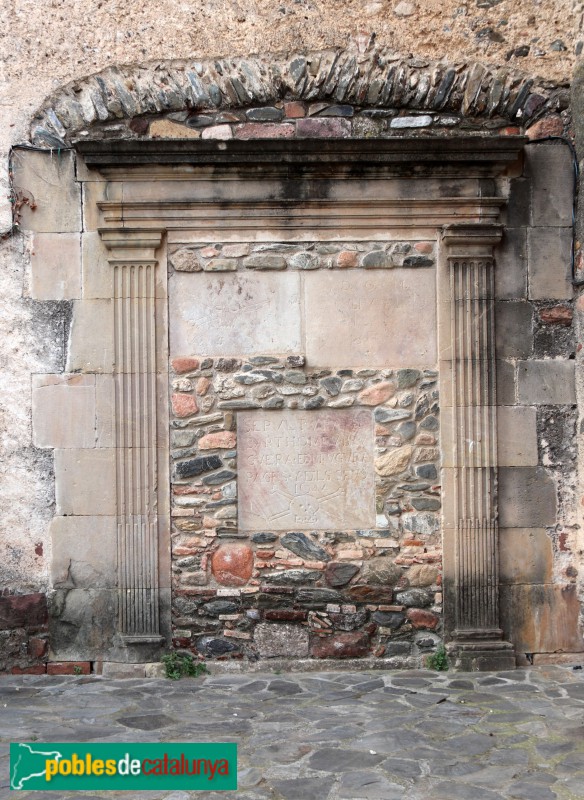 Sant Pere de Vilamajor - Església de Sant Pere. Portada de llevant