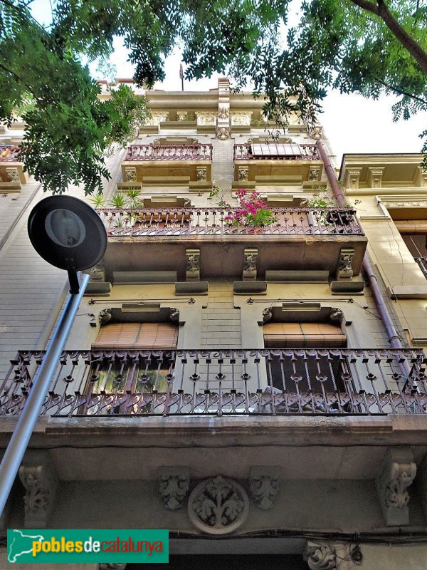 Barcelona - Casa Henriette Cros (Dalmau, 13)