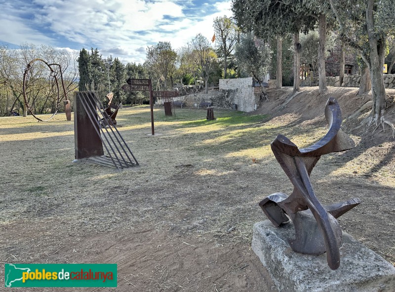 Sant Pere de Vilamajor - Centre d'Art de la Rectoria. Camp d'escultures