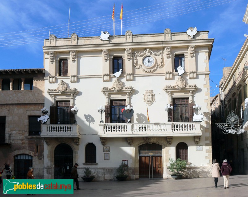 Vilafranca del Penedès - Casa de la Vila. Façana modernista