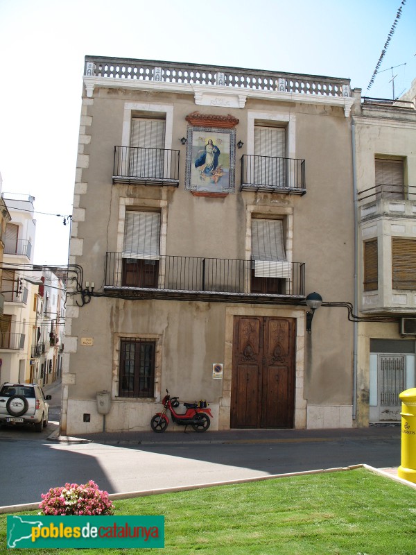 Alcanar - Plaça Major, 3