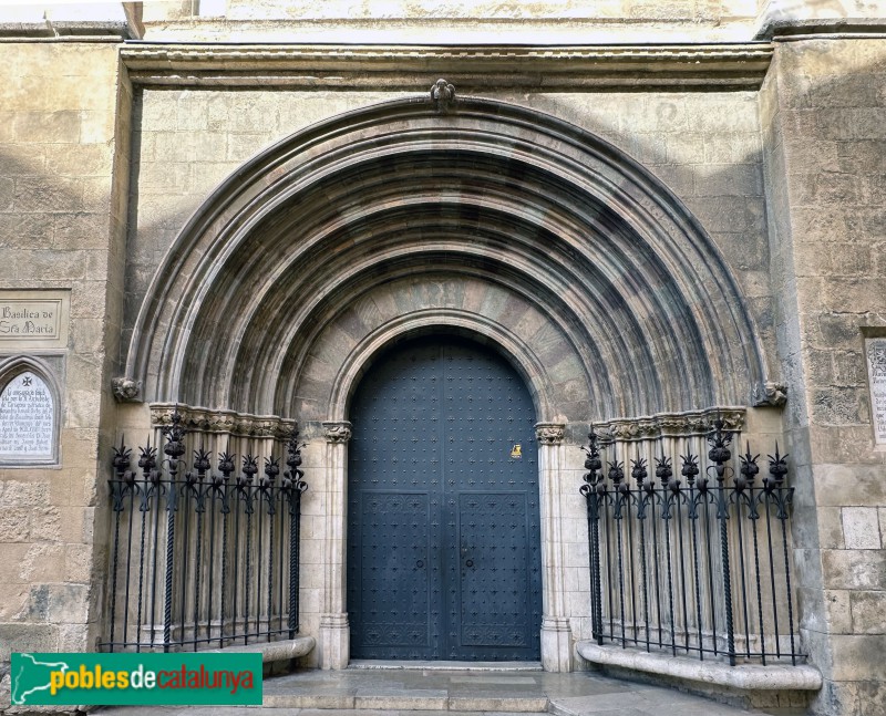 Vilafranca del Penedès - Basílica de Santa Maria. Porta lateral