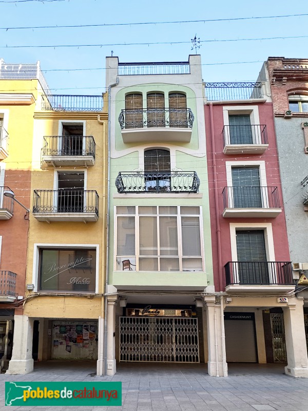 Vilafranca del Penedès - Plaça de la Constitució. casa Josefa Florit (1907-08)