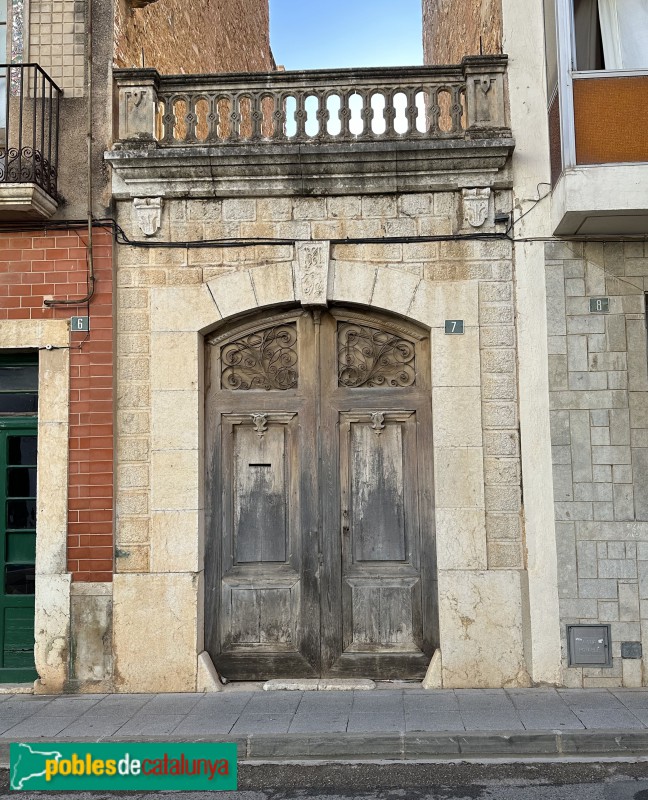 Alcanar - Casa O'Connor. Porta de la cotxera