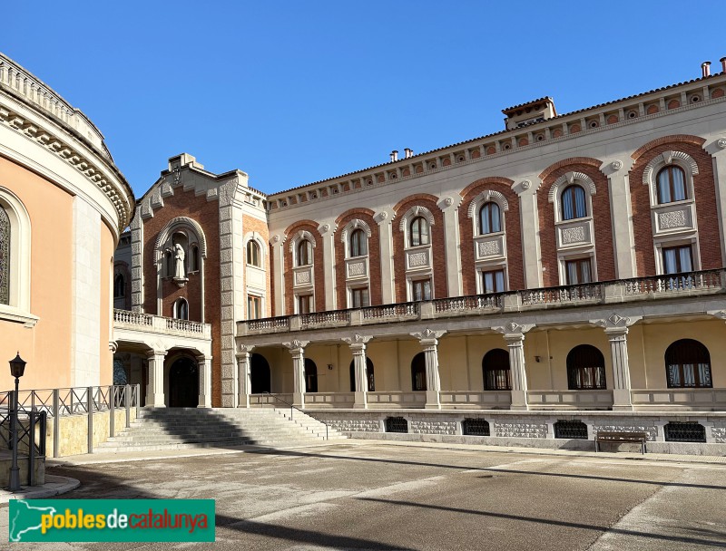 Vilafranca del Penedès - Església de la Mare de Déu del Pilar (Foto: Albert Esteves, 2024) Vilafranca del Penedès - Església de la Mare de Déu del Pilar