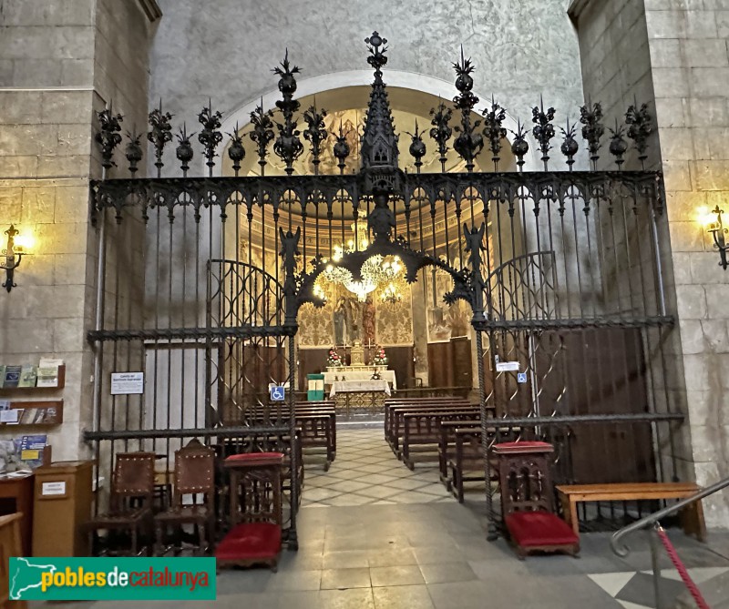 Vilafranca del Penedès. Basílica de Santa Maria. Reixa de ferro forjat de la capella del Santíssim