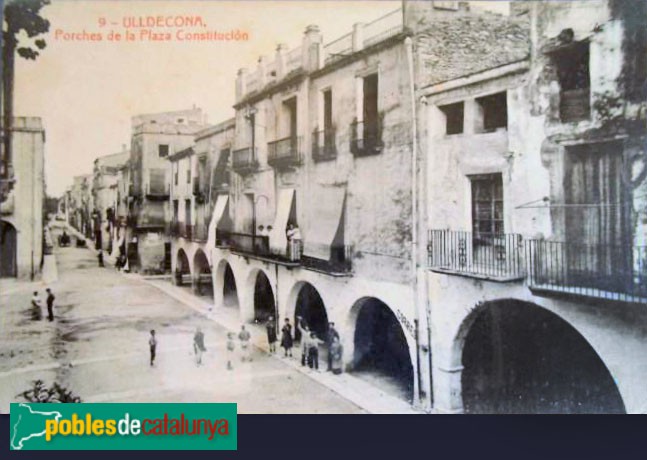 Ulldecona - Porxos de la plaça de l'Església. Postal antiga