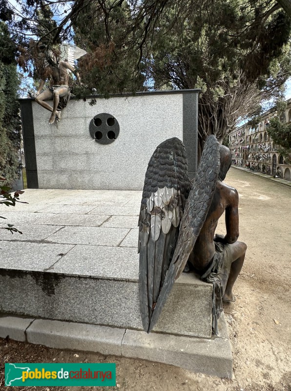 Vilafranca del Penedès - Cementiri. Panteó Massanell Bolet (Foto: Albert Esteves, 2024) Vilafranca del Penedès - Cementiri. Panteó Massanell Bolet