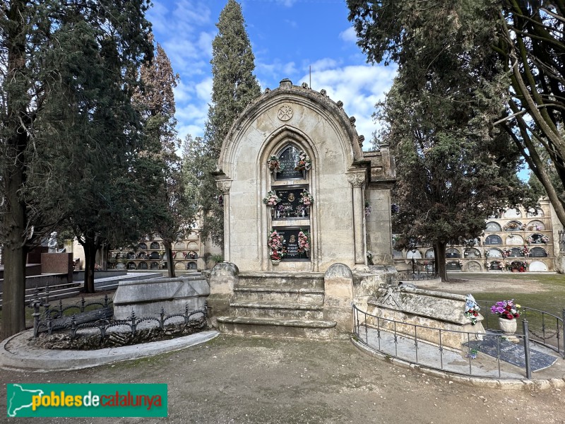 Vilafranca del Penedès - Cementiri. Illa de nínxols (Foto: Albert Esteves, 2024) Vilafranca del Penedès - Cementiri. Illa de nínxols