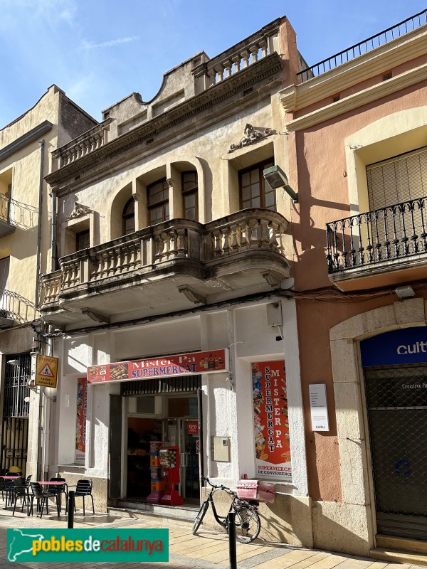 Ulldecona - Carrer Major (Foto: Albert Esteves, 2024) Ulldecona - Carrer Major