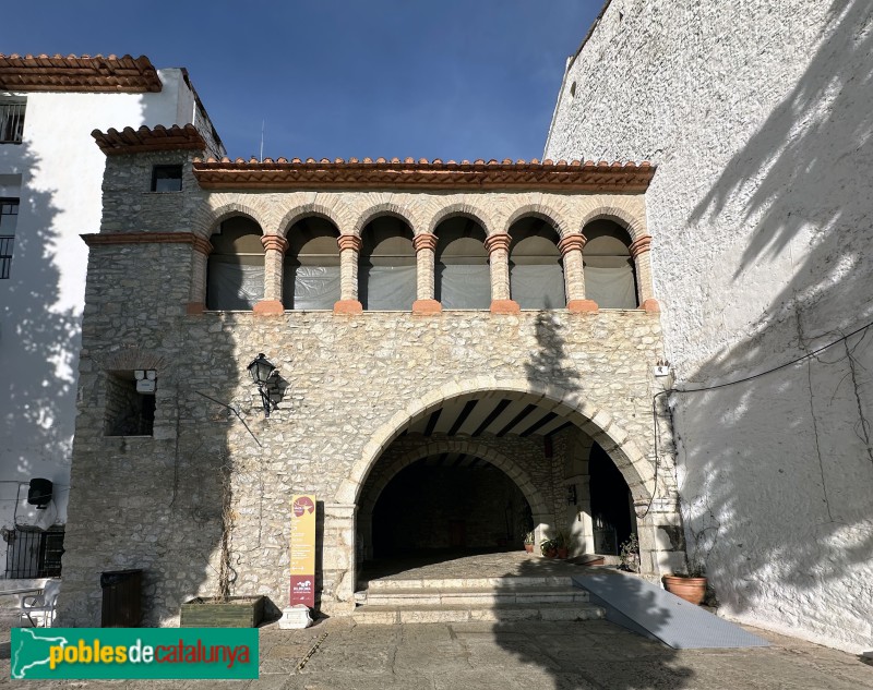 Ulldecona - Ermita de la Pietat, Cos d'enllaç entre l'església i l'hostatgeria