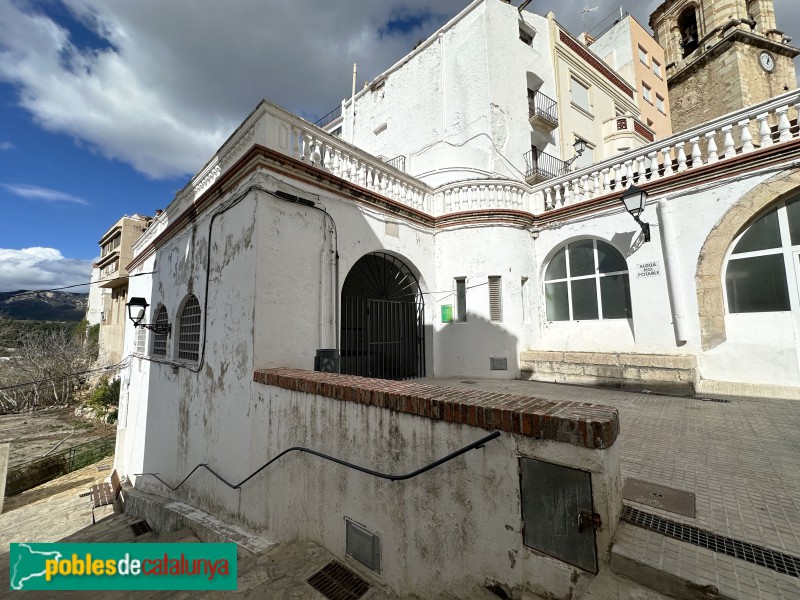 La Sénia - Safareig de la Plaça, peixateria i abeurador