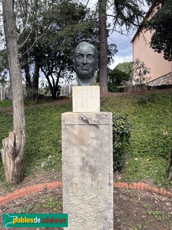 Lliçà de Vall - Les Torres de Santa Maria. Escultura de Ramon Albó