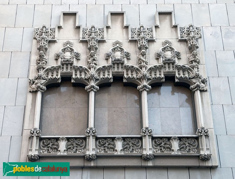 Barcelona - Tribuna de la casa Sicart