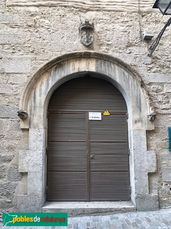 Girona - Casa Cartellà (Convent dels Caputxins). Façana del carrer la Força