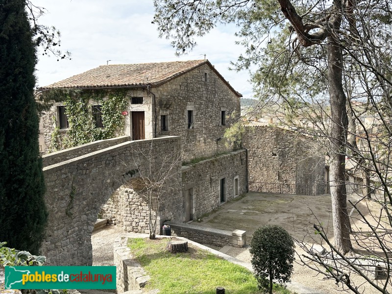 Girona - Passeig Arqueològic. Pont de les Sarraïnes