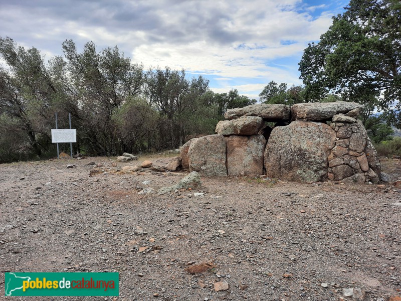 Espolla - Dolmen de la Cabana Arqueta