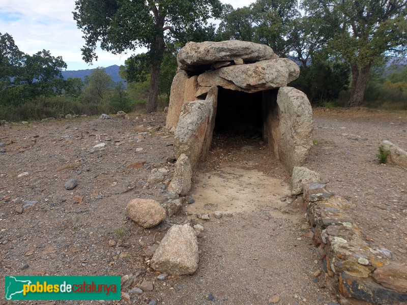 Espolla - Dolmen de la Cabana Arqueta