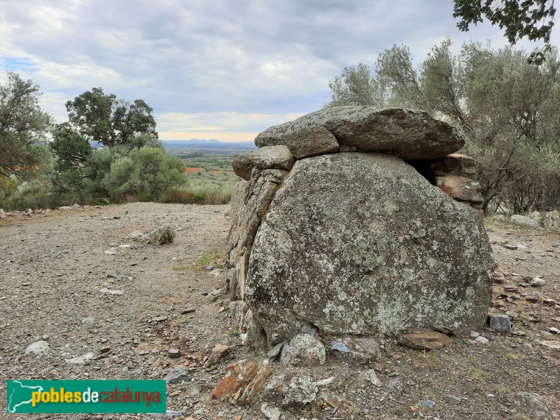 Espolla - Dolmen de la Cabana Arqueta