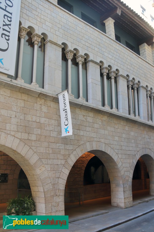 Girona - La Fontana d'Or. Façana romànica