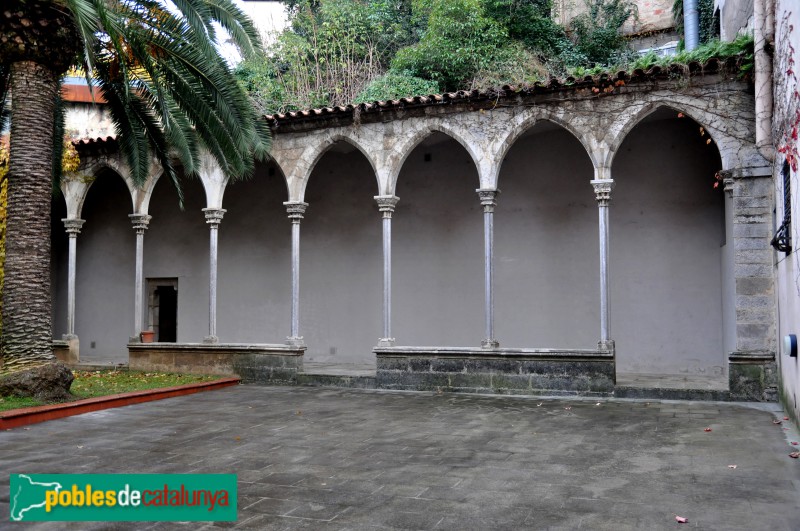 Girona - Casal Solterra. Galeria del convent de Sant Francesc