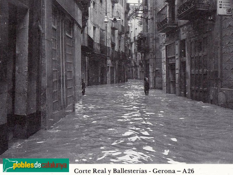 Girona - Carrer Ballesteries inundat. Postal antiga