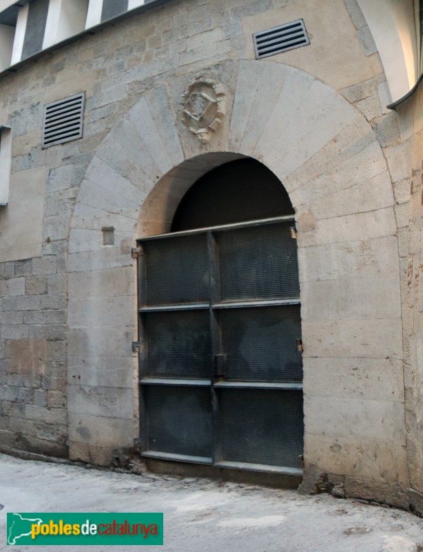 Girona - Teatre Municipal. Façana carrer Nou del Teatre